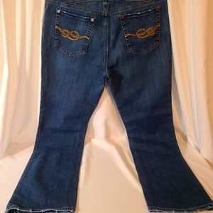 12 Tommy Hilfiger Spirit Mid Rise Jeans